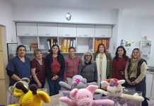 En el marco de la Semana Mundial de la Lactancia Materna, entregaron amigurumis para bebés recién nacidos en el Hospital Pirovano